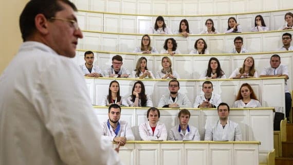 Medical students want to adopt the knowledge of doctors-mentors already in the university