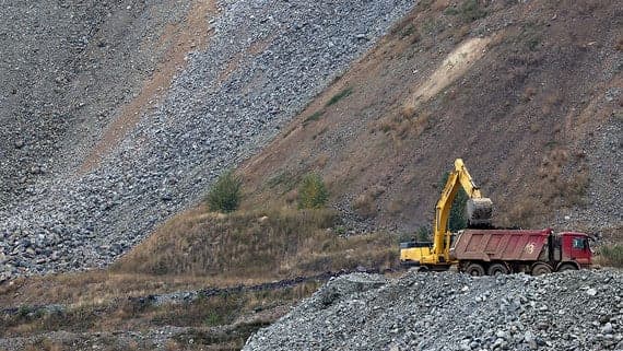 Les mineurs d'or seront obligés de payer à l'avance pour la restauration des terres endommagées