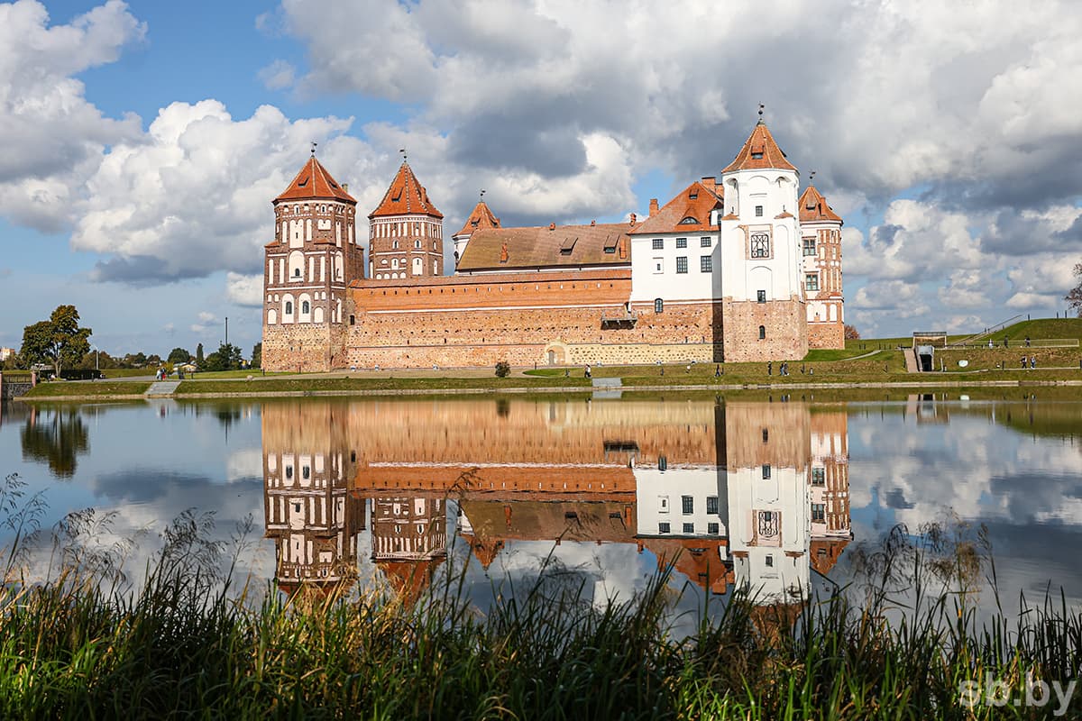 Deputy Head of the Department for the Protection of Historical and Cultural Heritage Irina Voronovich says that our country is now associated with castles among foreign tourists.
