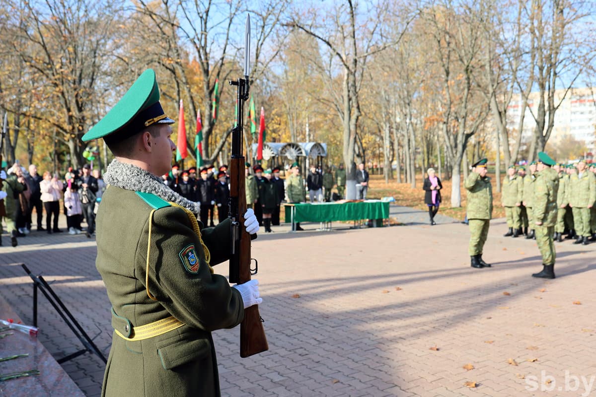 Private Cyril Khramel, who resigns to the reserve, in response, on behalf of all serviced border guards noted: