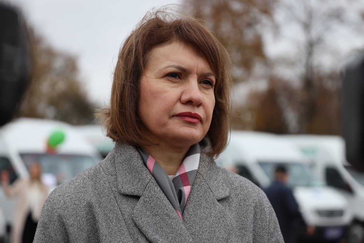 Юлия Бердникова Учреждения соцобслуживания Беларуси получили новые микроавтобусы — церемония передачи ключей прошла в Бресте Фото Брестского облисполкома и Анны БУЙКЕВИЧ
