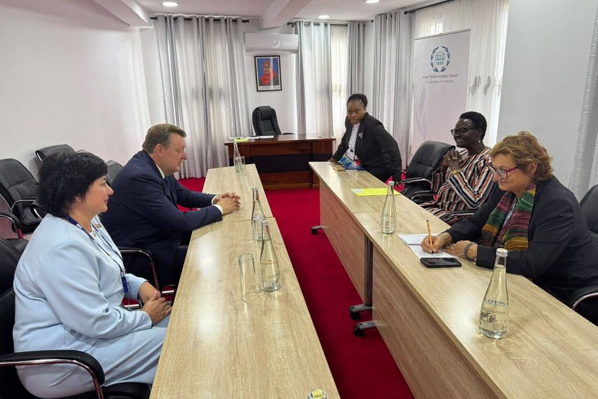 On the eve of the vote, Sergey Aleynik held talks with Tulia Exxon and expressed gratitude to her for the principled leadership of the organization and the development of honest parliamentary diplomacy.
