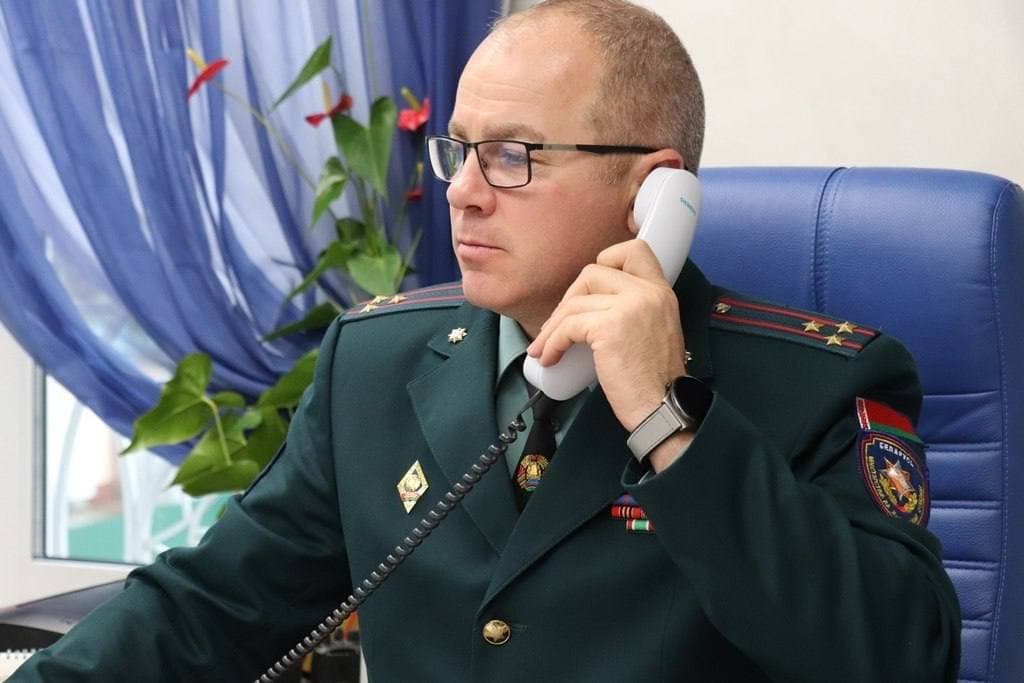 Calls were received with specific personal questions - from help in finding employment in the capital region to support patriotic quizzes and interactive projects for students.