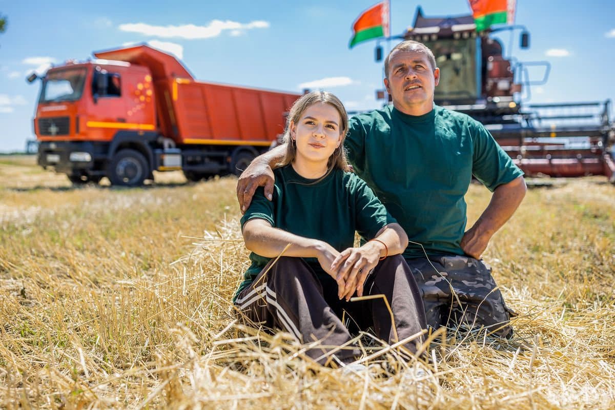 Igor Poznyak with his daughter Victoria during the harvesting campaign in the farm KSUE "Byvalki" Loevsky district