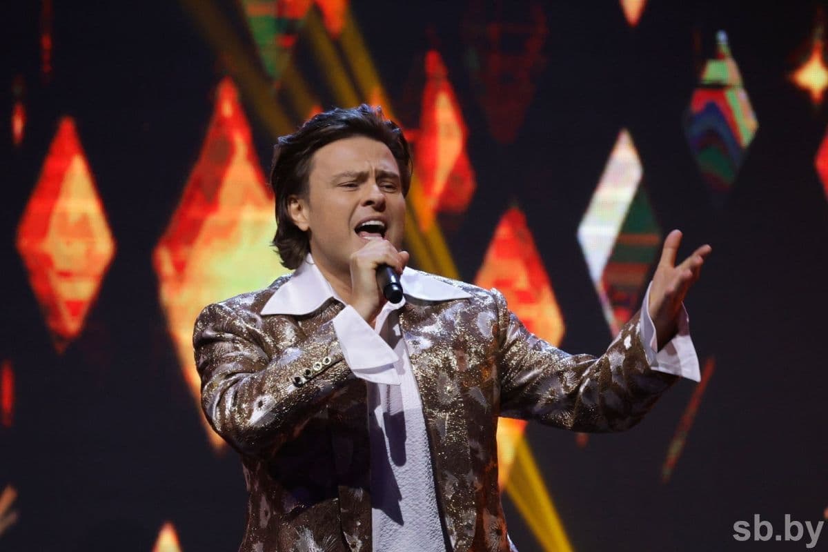 La Biélorussie provoque les émotions les plus agréables de l'interprète russe. Il est venu ici avec les participants de l'émission Star Factory. La performance au Palais des Sports, a admis l'artiste, n'a pas été facile: