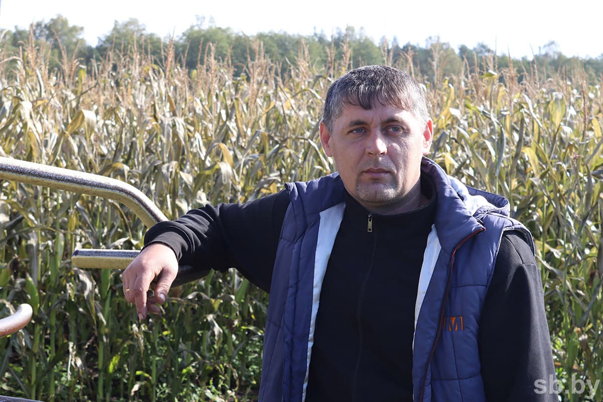 Механизатор Сергей Марза.
