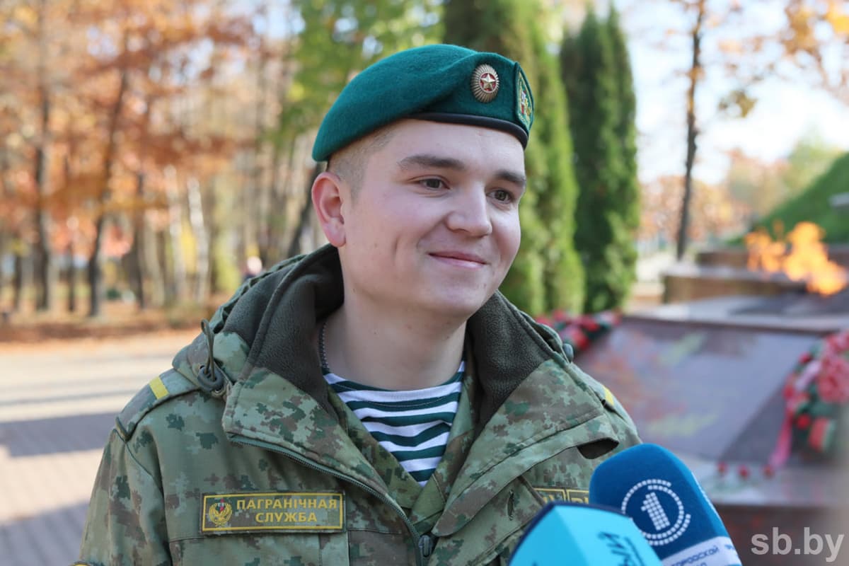 “The army gave a real male temper”: in Mogilev, more than 50 soldiers said goodbye to the Battle Banner