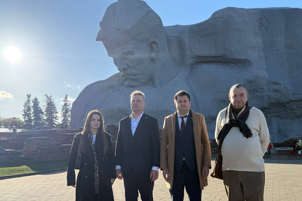 Первый секретарь Брестского областного комитета Коммунистической партии Беларуси Юрий Сегенюк, сопровождавший гостей, подчеркнул, что очень важно налаживать международные связи.