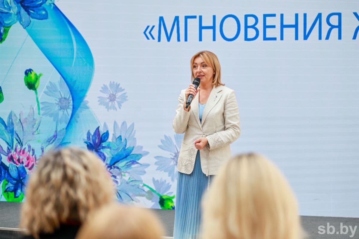 In her opinion, the heroine of the project is able to amazingly see life.