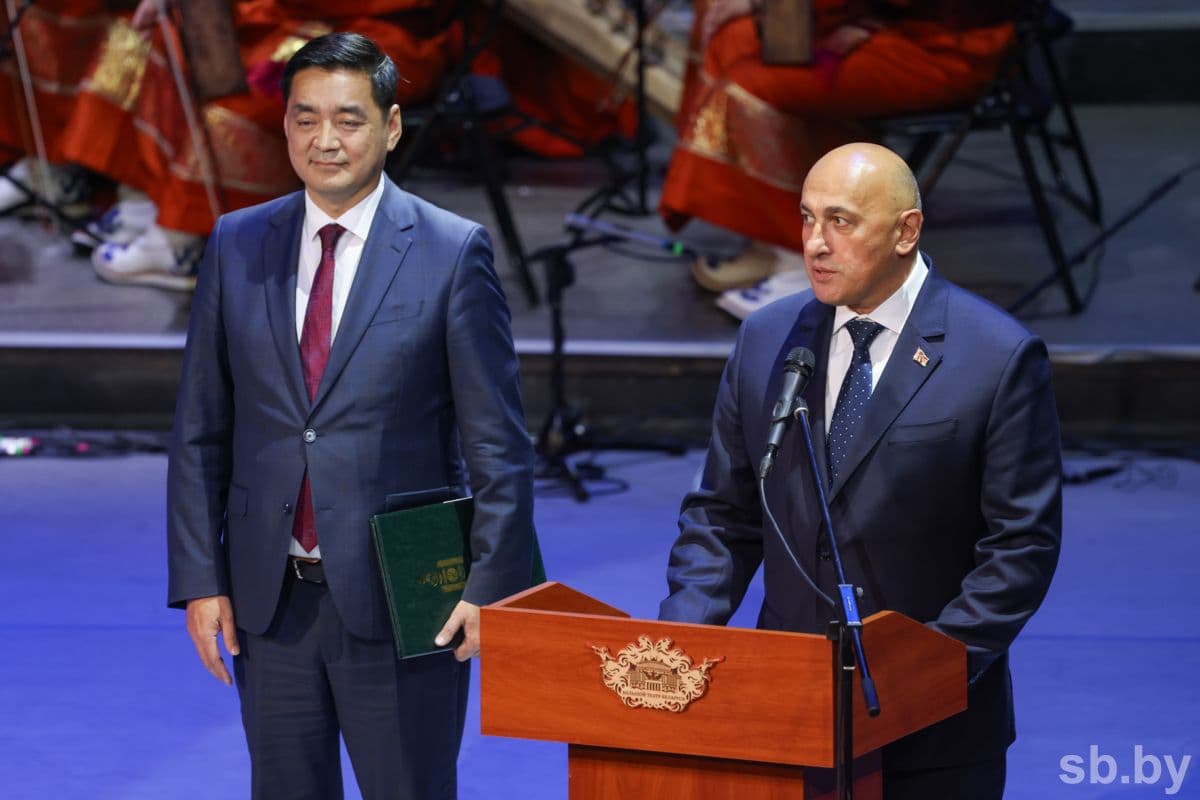 Minister of Culture, Sports, Tourism and Youth of Mongolia Zhukovin Aldarzhavkhlan expressed hope for further strengthening of friendship and cooperation between our states, recalling: