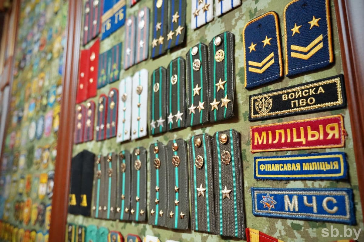 - I wanted to show not only the shape and insignia, but also the spirit of the outpost, the owner of the museum notes.