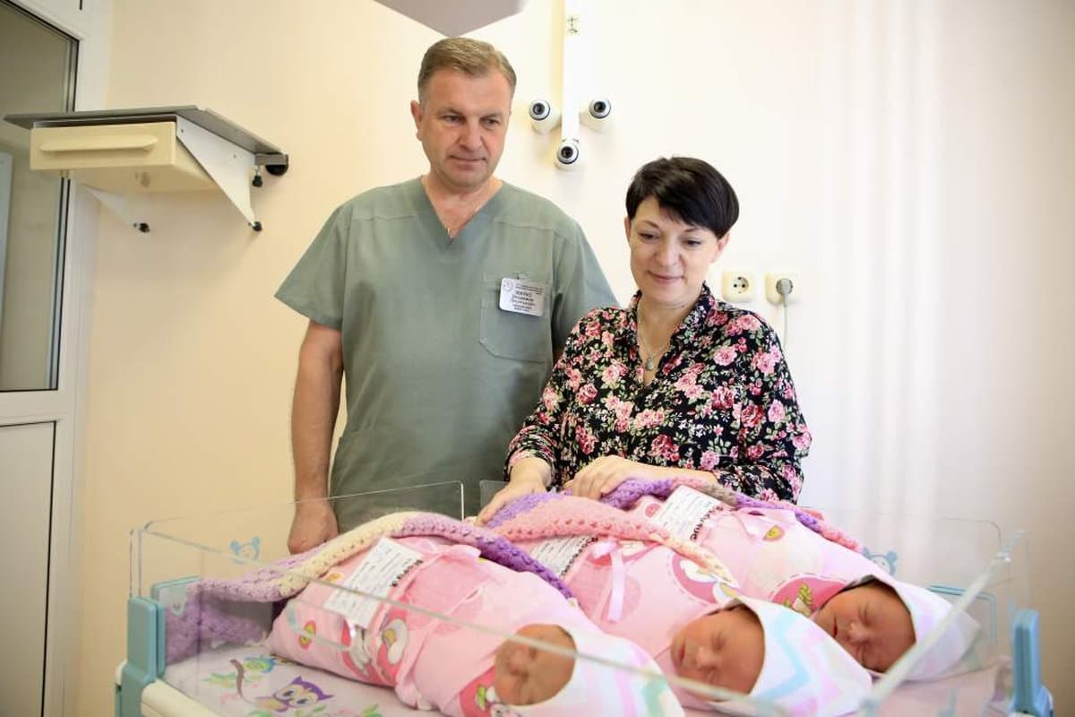 Три года назад жительницу областного центра Людмилу Павлович накрыло тройным счастьем. И она поделилась, каково это: