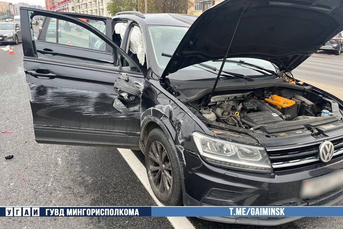 На месте происшествия работали сотрудники отдела ГАИ Ленинского РУВД Минска.