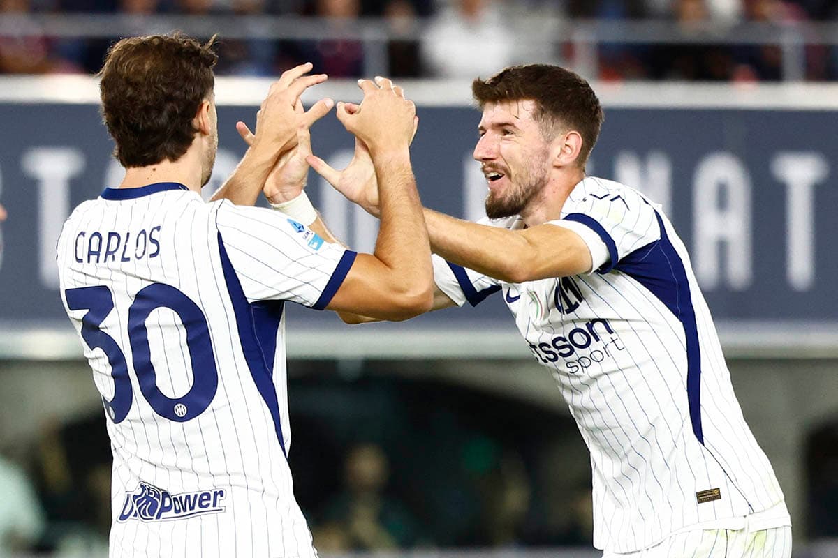 In anderen Spielen der Tour, die am 16. und 17. Oktober stattfanden, besiegten die Spieler von Frosinone Sassuolo 4: 2, und Venedig übernahm unerwartet Napoli - 1: 0.