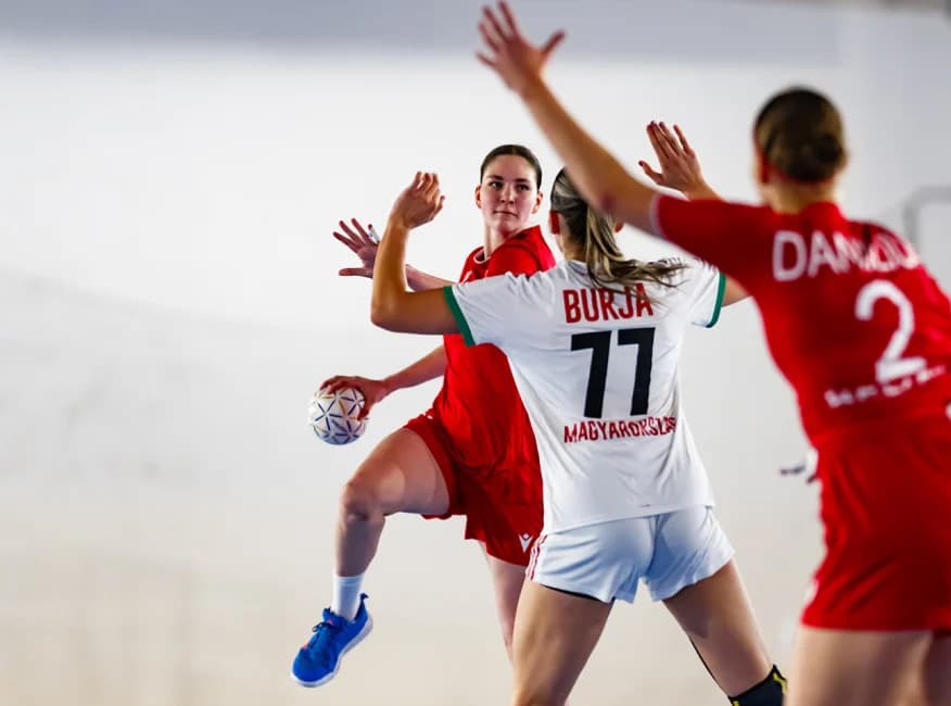Young Belarusian handball players at the World Cup in Morocco.