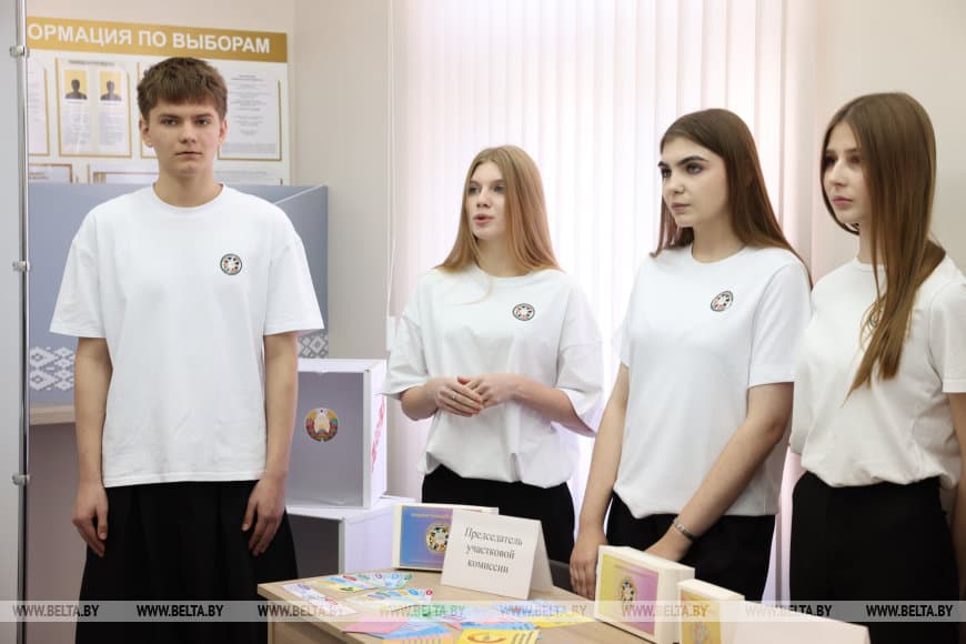 L'étudiante de 3e année Svetlana Ostapu K a partagé son expérience dans le club. Elle a souligné que la participation aux activités du club permet d'élargir les connaissances professionnelles et de les appliquer dans la pratique :