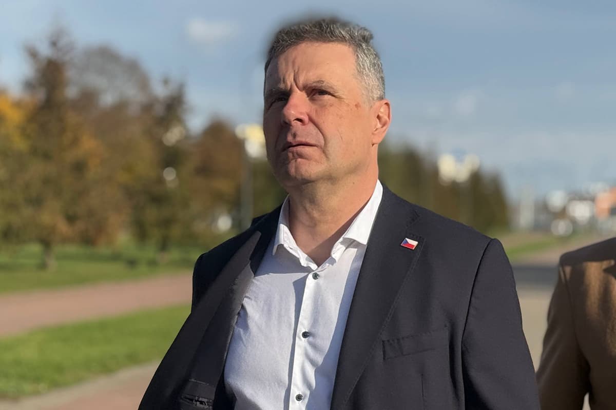 Роман Роун добавил, что намерен пригласить в Чехию членов Компартии Беларуси, в том числе и молодежь, чтобы они рассказали о своей жизни объективно и всесторонне.