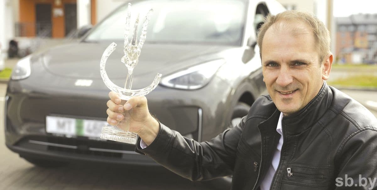 Prizes for winning the competition - "Crystal Crane" and a car