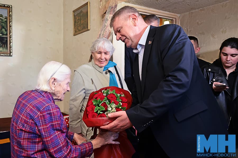 2026 10 10 obshhestvo politika pozdravlenie veterana miczevich 4 kopiya