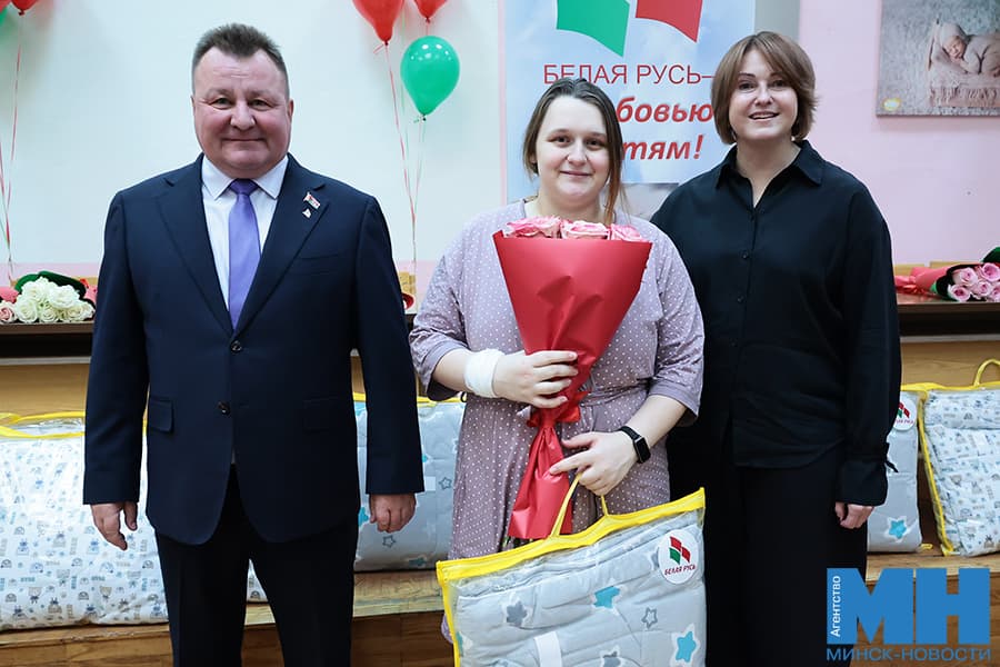 2026 10 16 zdravoohranenie belaya rus 1 ya bolnicza chestvovanie mamochek v den materi miczevich 6 kopiya