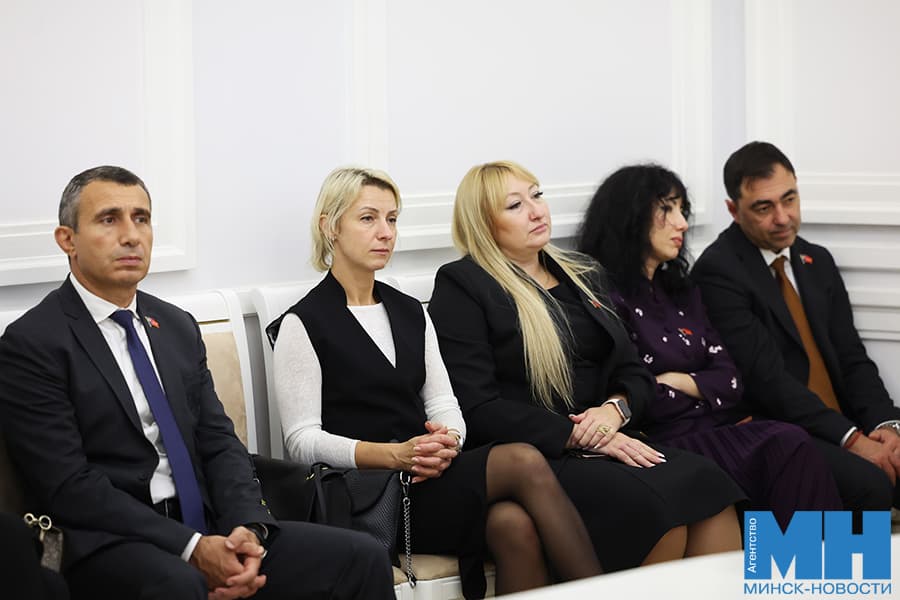 2026 10 22 mgik forum molodyh parlamentariev dvustoronnie peregovory czuran malinovskaya05 kopiya