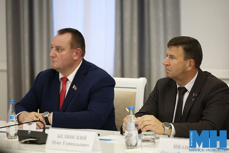 2026 10 22 mgik forum molodyh parlamentariev dvustoronnie peregovory czuran malinovskaya21 kopiya