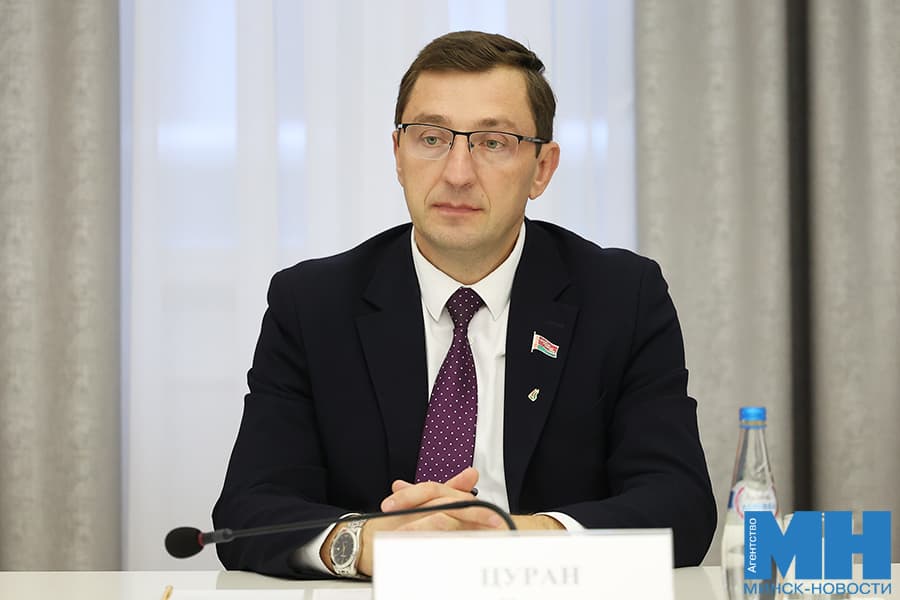 2026 10 22 mgik forum molodyh parlamentariev dvustoronnie peregovory czuran malinovskaya35 kopiya