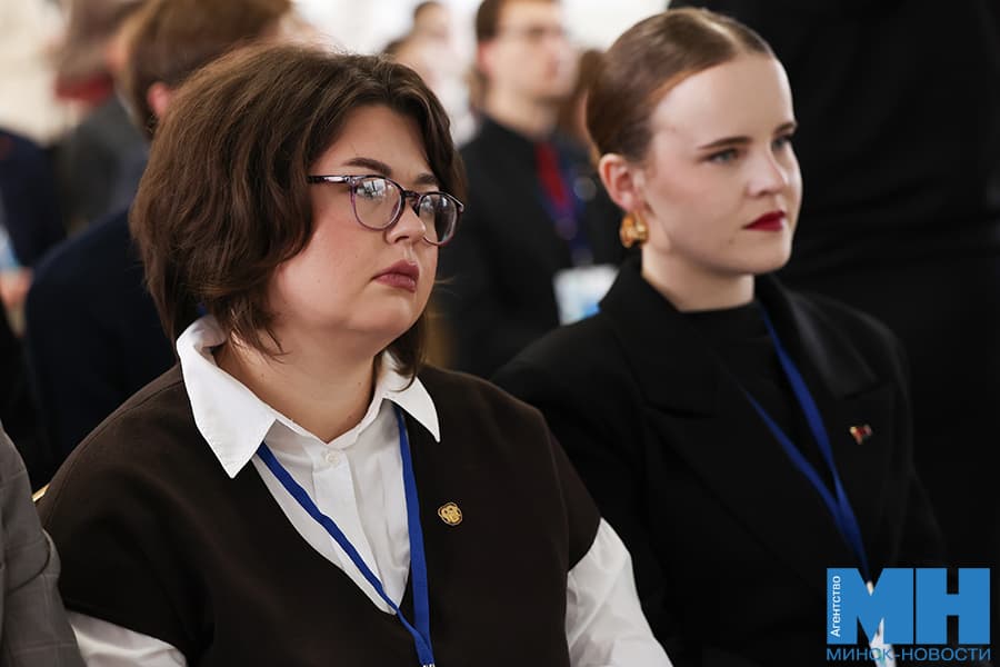 2026 10 22 mgik forum molodyh parlamentariev otkrytie czuran malinovskaya07 kopiya