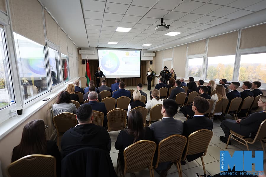 2026 10 22 mgik forum molodyh parlamentariev otkrytie czuran malinovskaya23 kopiya