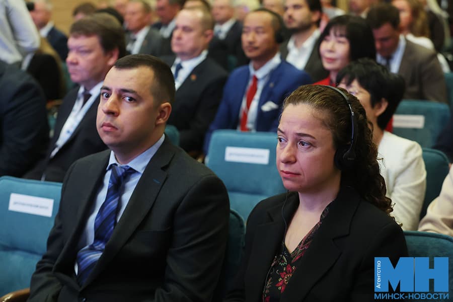 2026 09 11 mgik forum ekonomicheskogo sotrudnichestva kuharev malinovskaya41 kopiya