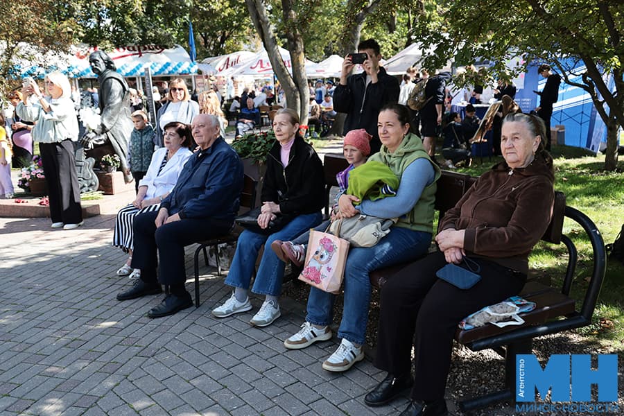 2026 09 12 prazdniki den goroda sovetskij bulvar mulyavina rajonnyj prazdnik miczevich 14 kopiya
