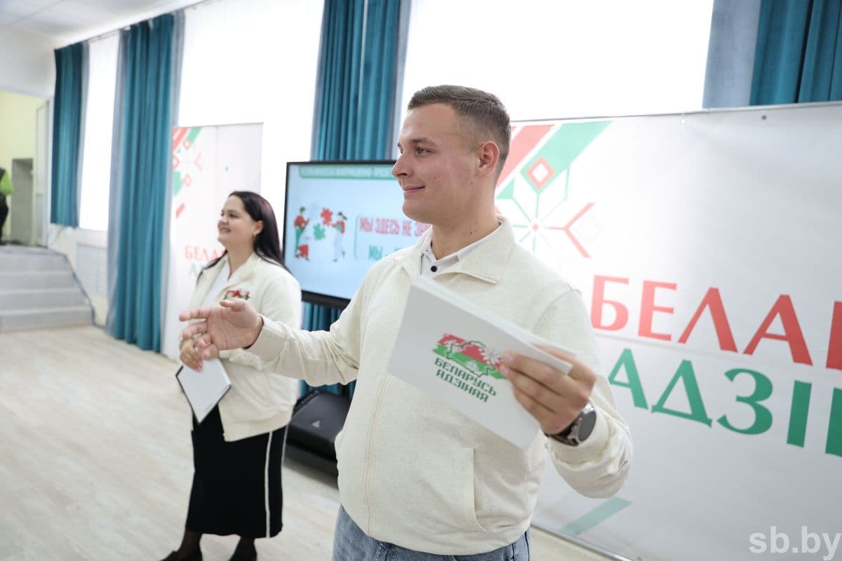 Открывая дискуссию, Аника Абовян отметила роль праздника и его значимость для нынешних поколений: