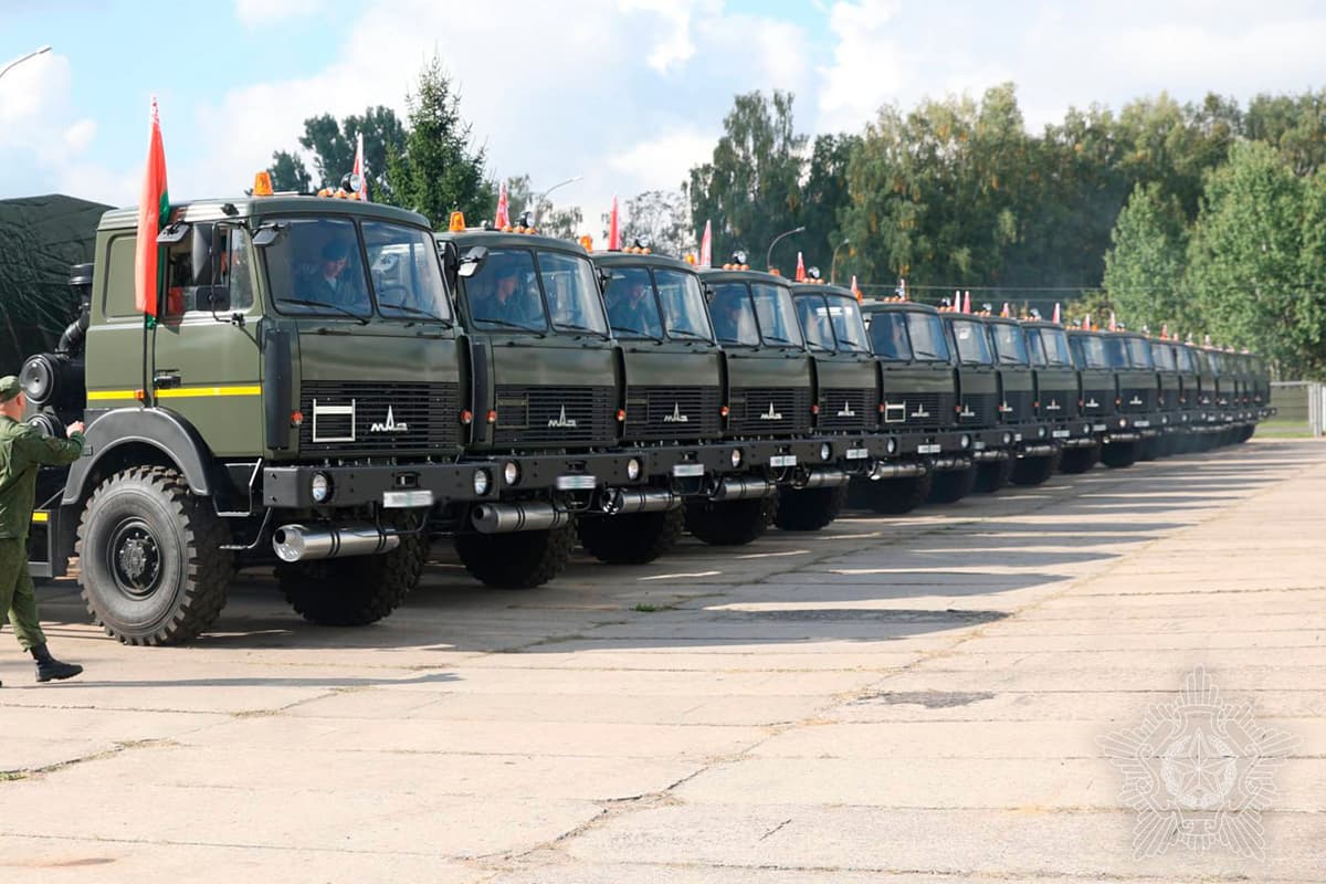 Силы специальных операций ВС Беларуси получили 19 новых отечественных автотопливозаправщиков