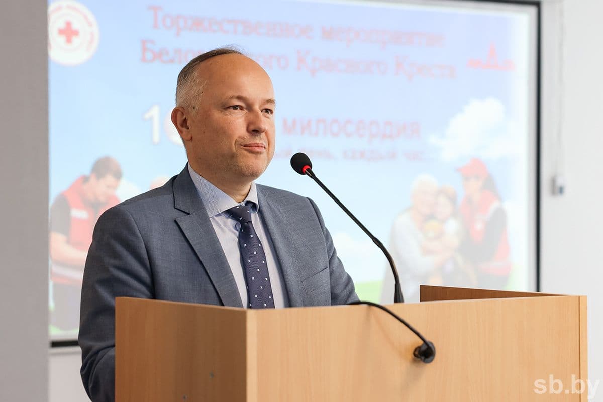 Юрий Макушин во время общения с журналистами отметил, что организация активно работает с Белорусским Красным Крестом на протяжении нескольких лет.