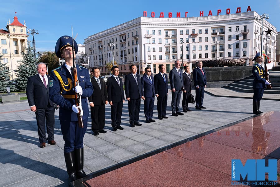 2026 09 16 politika czeremonii vozlozheniya strigelskij tin aun san miczevich 9 kopiya