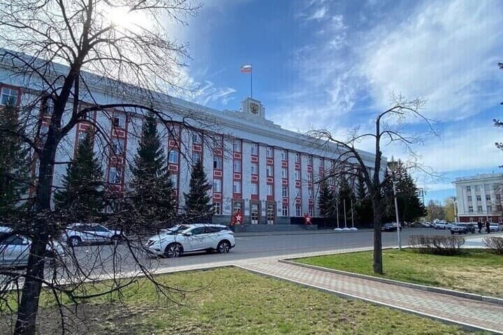 Томенко и Романенко поздравили работников оборонной промышленности с Днем оружейника