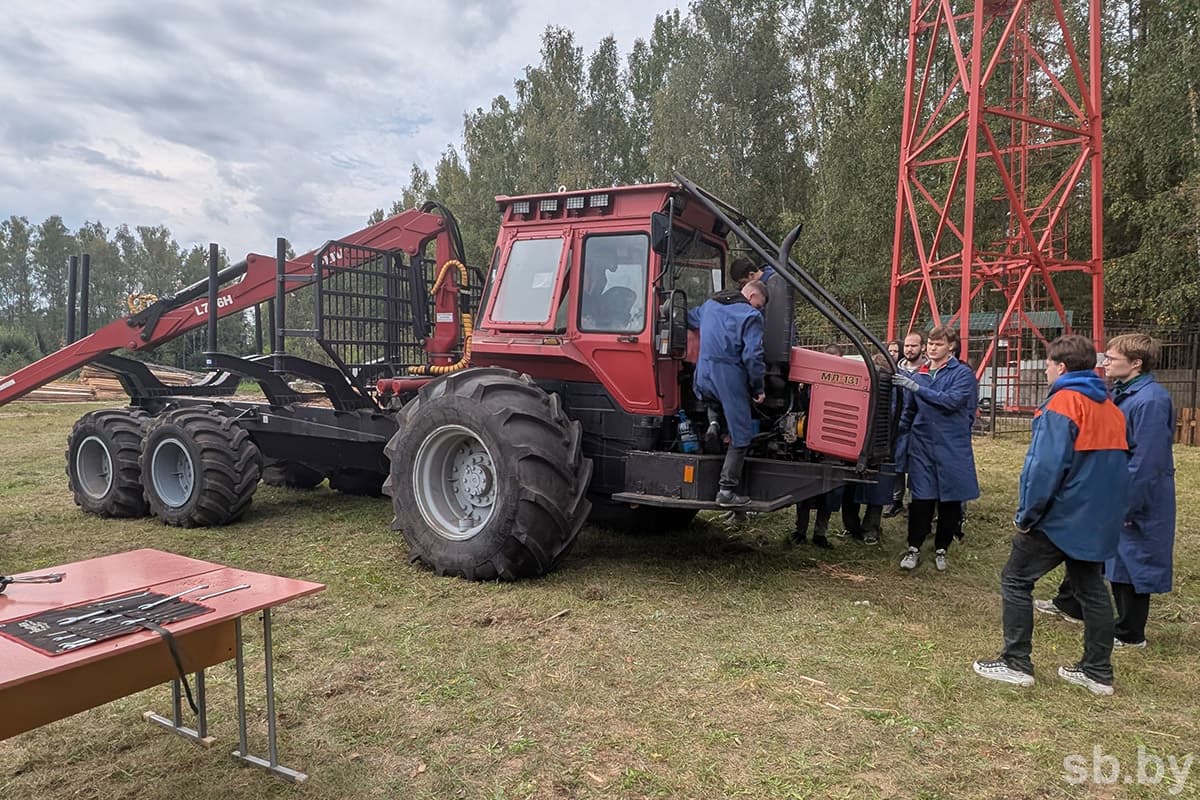 Спрос на выпускников вуза растет Всего в Белорусском государственном технологическом университете восемь факультетов. Вуз готовит в том числе специалистов, нужных лесному хозяйству.