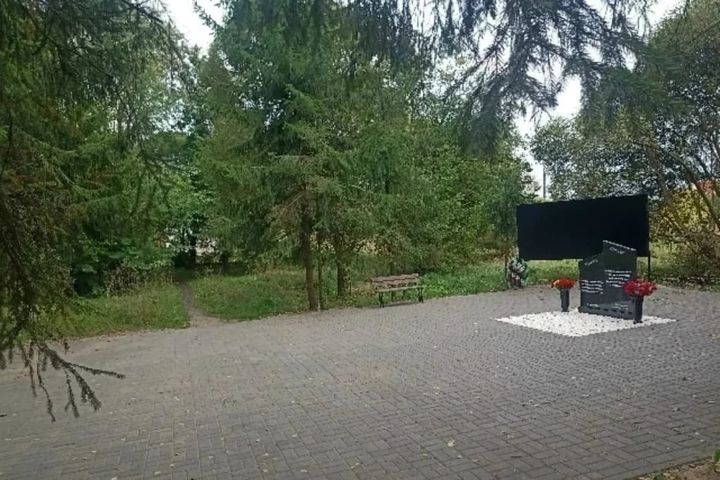 В селе Успенское установили памятный знак новгородцам, погибшим в годы ВОВ