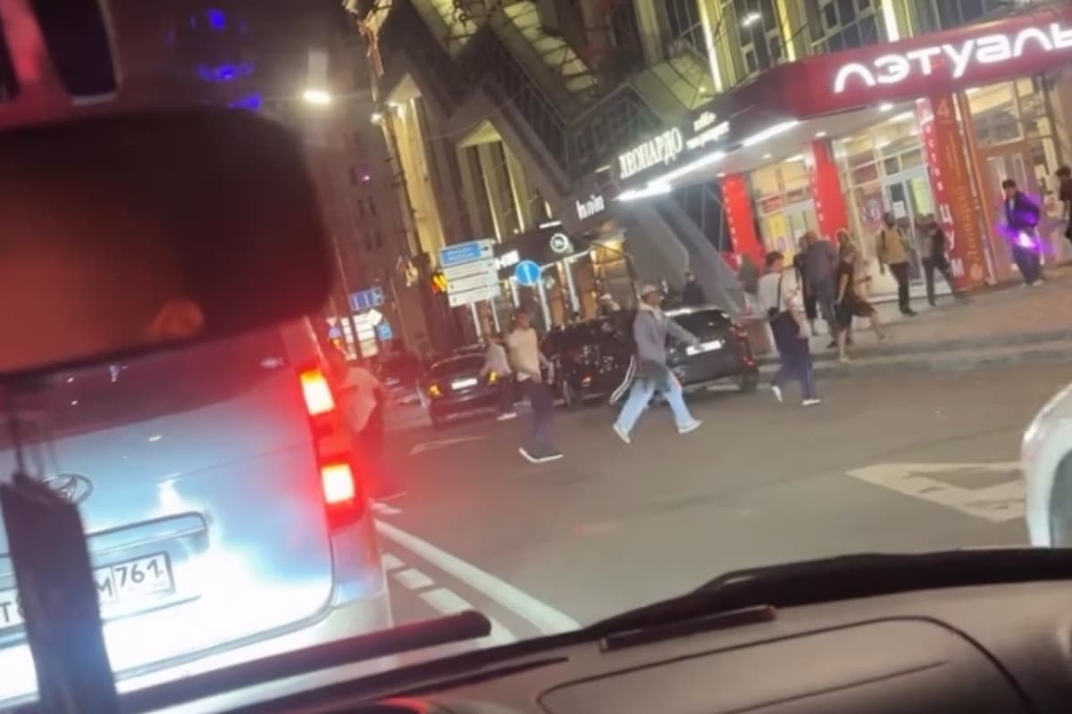 Два человека пострадали во время массовой потасовки в центре Ростова