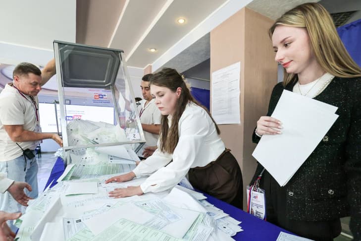 «Единая Россия» лидирует на выборах в Госдуму РФ