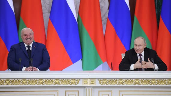 Кто поздравил единороссов и руководство страны с победой на выборах