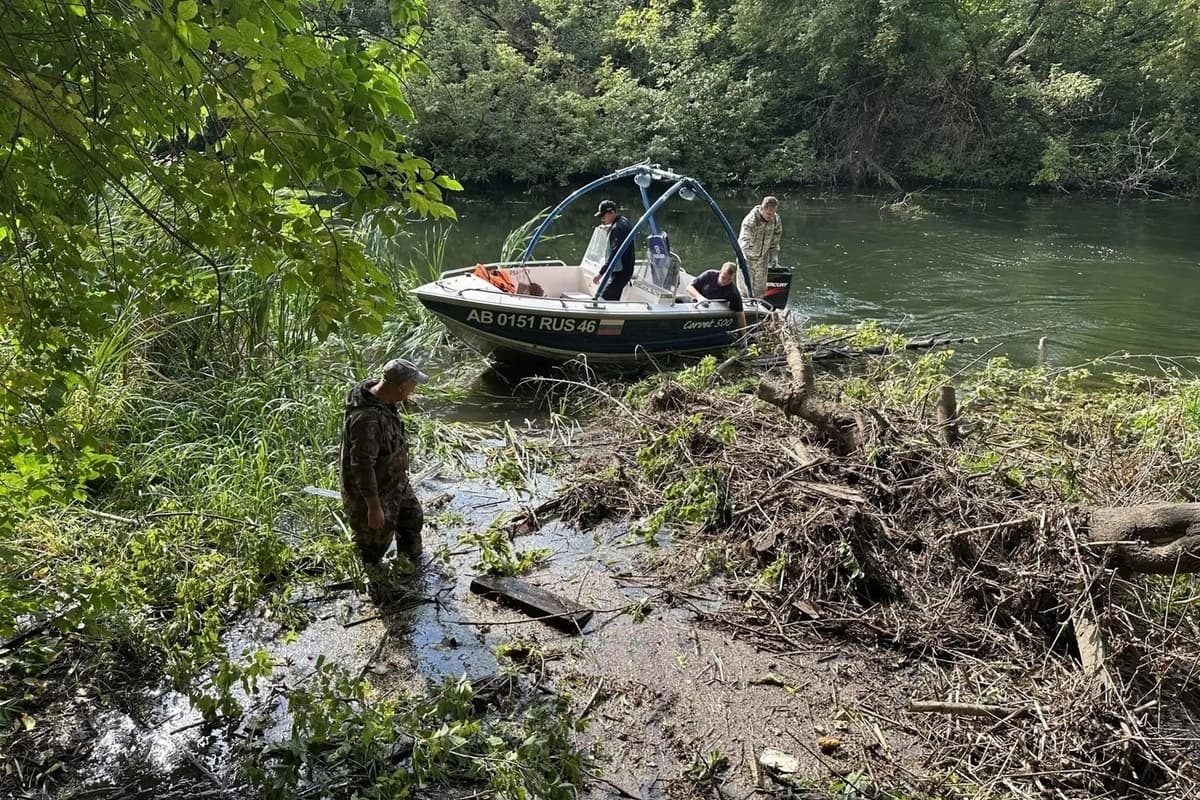Участники акции «Вода России» собрали три кубометра мусора на Сейме
