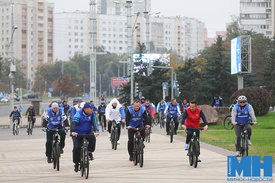 2026 09 22 mgik den bez avto veloprobeg vozlozhenie malinovskaya01 kopiya