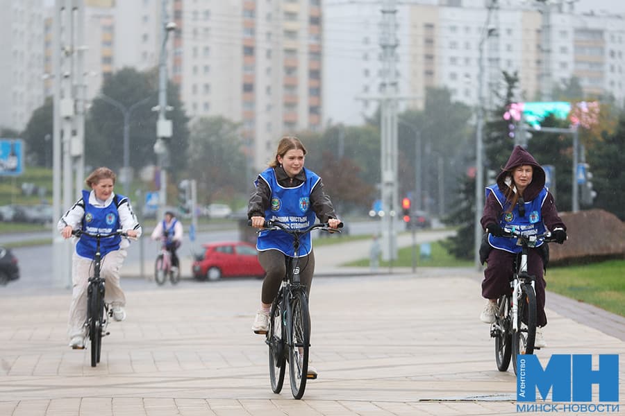 2026 09 22 mgik den bez avto veloprobeg vozlozhenie malinovskaya11 kopiya kopiya