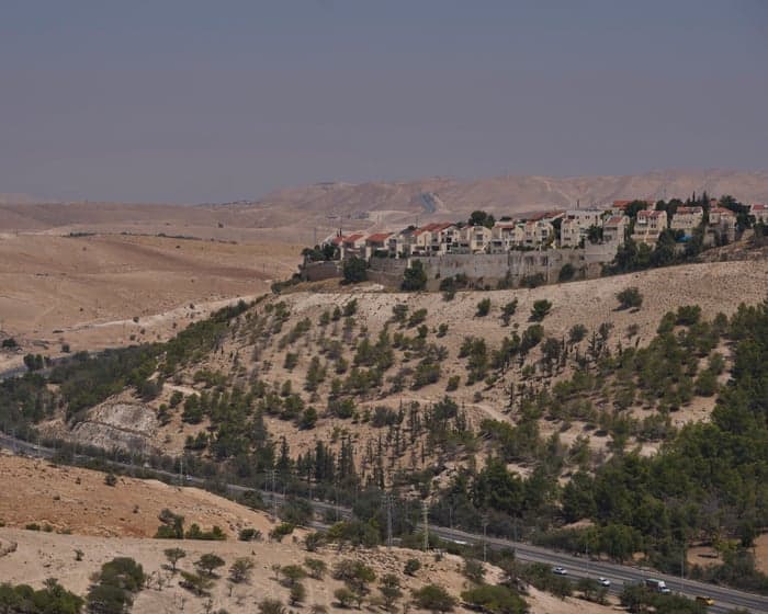 British banks told not to invest in planned Israeli settlement before UK trade ban begins