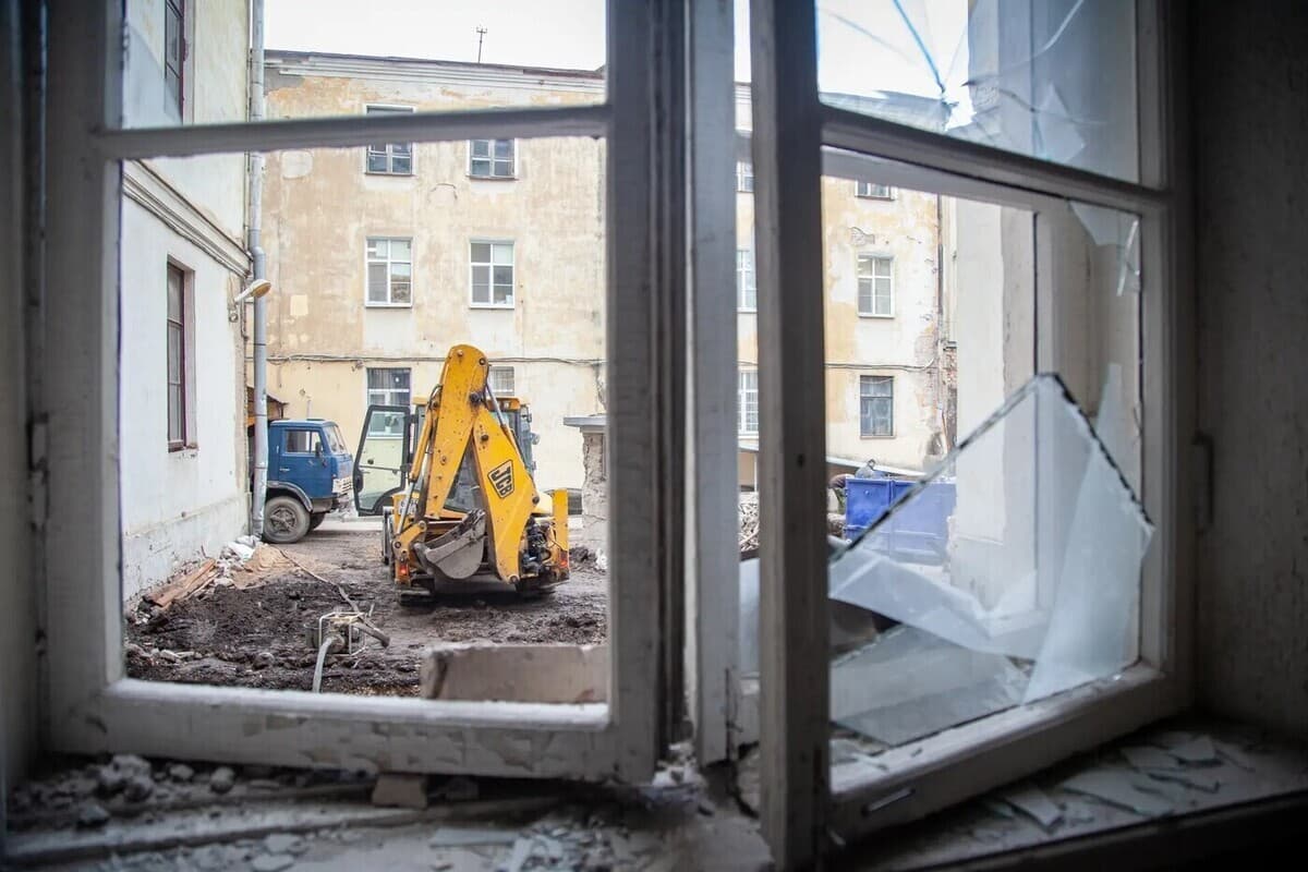 Петербуржцы пожаловались на пьяных хулиганов в «заброшке» на Лиговском