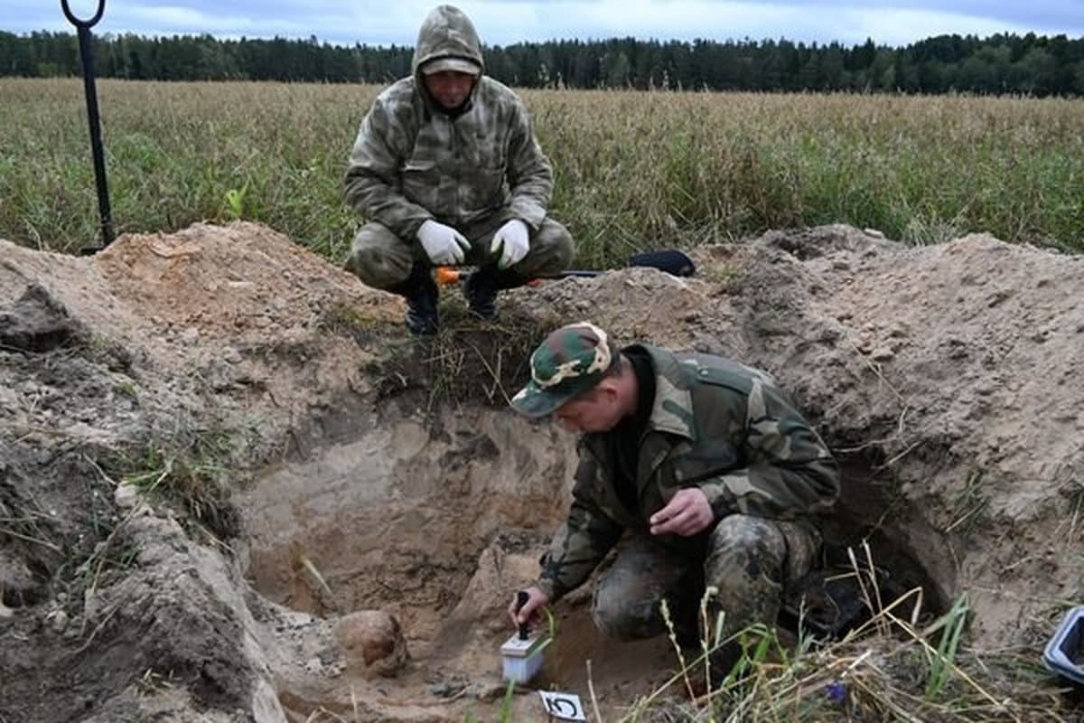 Подняты останки 30 красноармейцев, 16 медальонов и орден — узнали итоги первых дней экспедиции «Сожский рубеж»