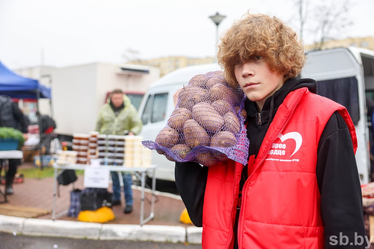 Все это нужно не только пожилым, но и самим ребятам, замечает секретарь первички БРСМ Сергей Грицук: