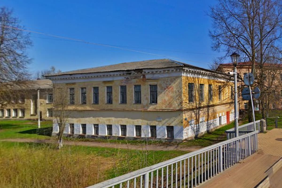 Старорусскую школу в особняке XVIII века отремонтируют за 82 миллиона