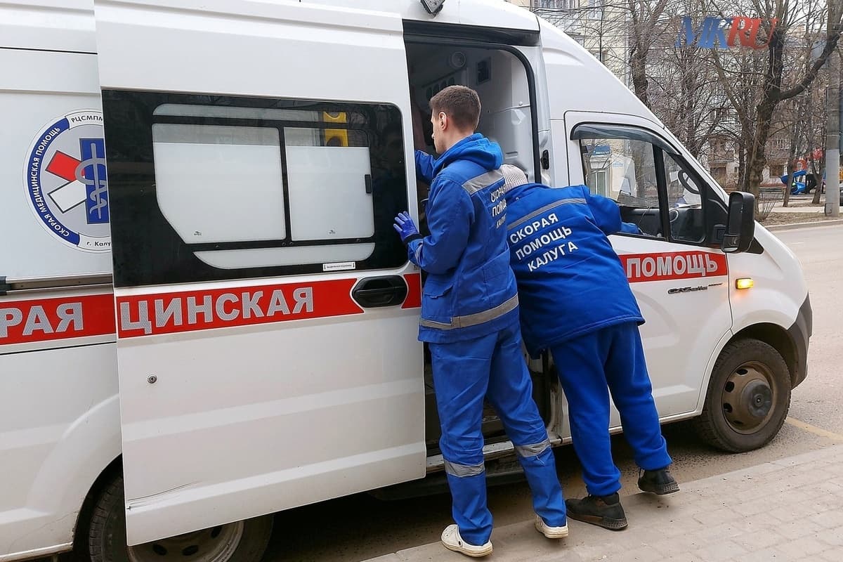 На трассе А-108 в Калужской области опрокинулся «ДАФ»